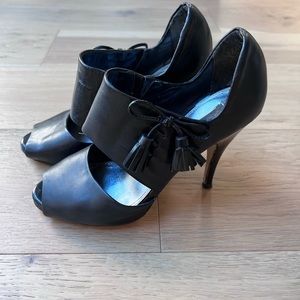 👠 White House Black Market heels. Size 6.5.👠